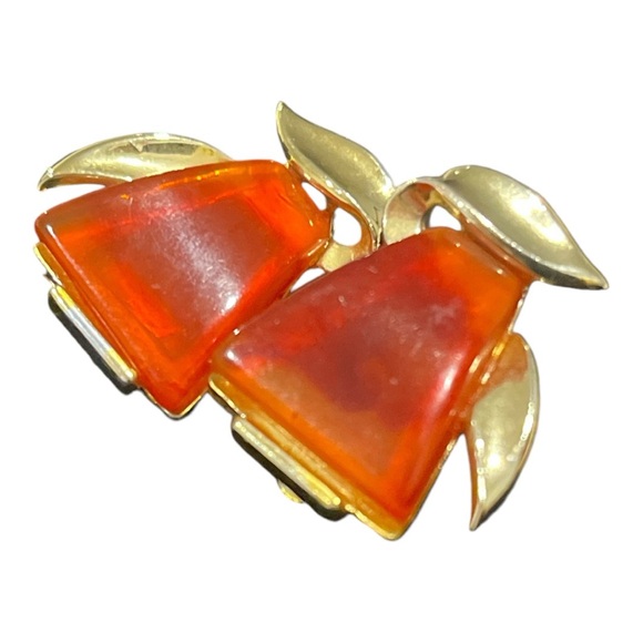 Charel' Vintage Gold Tone Clip Earrings - Triangular Amber Bakelite Stones 🧡 - Picture 3 of 6
